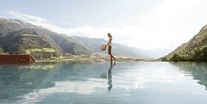 Luxusurlaub - Saunalandschaft: Dampfbad - Sky Infinity Rooftop Pool - Preidlhof***** Luxury DolceVita Resort