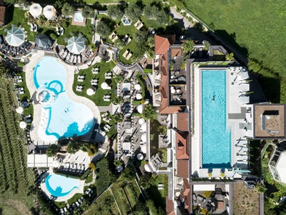 Luxusurlaub - Völlan - Outdoor Pools & mediterraner Park - Preidlhof***** Luxury DolceVita Resort