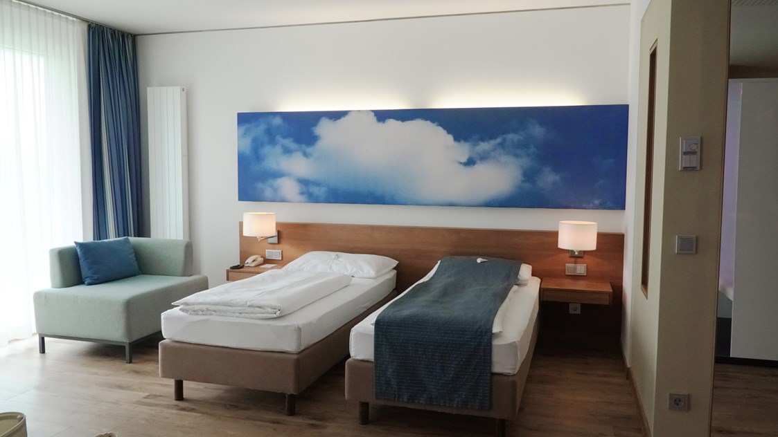 Luxushotel: Zimmer ausgestattet nach dem Element "Luft" - Gesundheitsresort Lebensquell Bad Zell