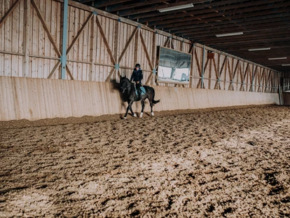 Luxusurlaub - Bar: Poolbar - Reitunterricht am Gut Weissenhof für Anfänger und Fortgeschrittene - Hotel Gut Weissenhof ****S