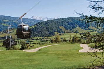 Luxushotel: Mit der weltweit einmaligen Gondelbahn "Birdie-Jet" am Golfplatz Radstadt zum Loch 12 schweben  - Hotel Gut Weissenhof ****S