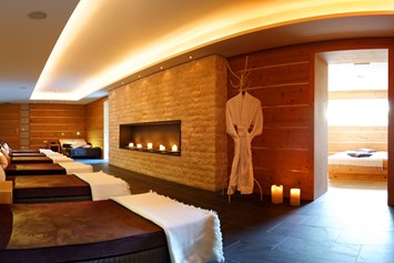 Luxushotel: Im Ruheraum der Stille mit Wasserbetten pure Erholung während Ihrem Relaxurlaub im Hotel Gut Weissenhof genießen - Hotel Gut Weissenhof ****S