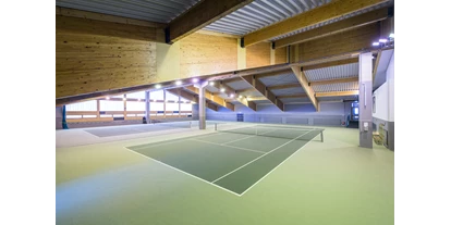 Luxusurlaub - Hotel-Schwerpunkt: Luxus & Sport - Tennishalle im Hotel - Hotel Gut Brandlhof