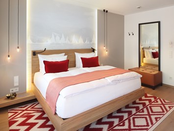 Hotel DAS TEGERNSEE Zimmerkategorien Deluxe Doppelzimmer mit Seeblick | Haus Tegernsee