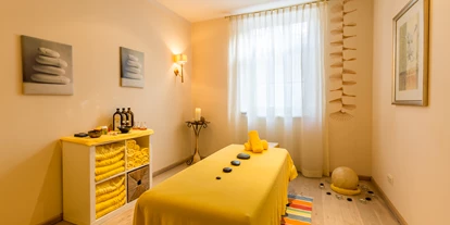Luxusurlaub - Hotel-Schwerpunkt: Luxus & Familie - Spa-Massageraum - Landhotel Schermer