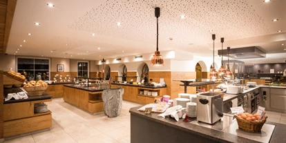 Luxusurlaub - Hotel-Schwerpunkt: Luxus & Familie - Frühstücks-Buffet - Landhotel Schermer