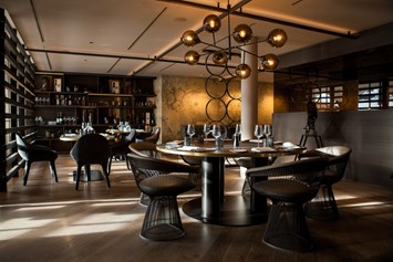 Luxushotel: Beef Club: das À la Carte Restaurant im Hotel - Schlosshotel Fiss