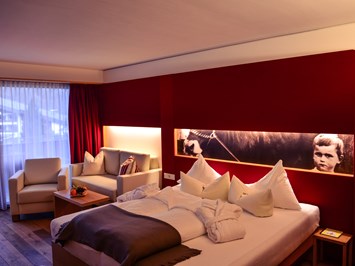 Sonne Lifestyle Resort Mellau Zimmerkategorien Superior Design Zimmer Ache (Randzimmer) 