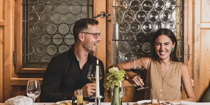 Luxusurlaub - Parkplatz: gebührenpflichtig in Gehweite - Dinner for two - Romantik Seehotel Jägerwirt
