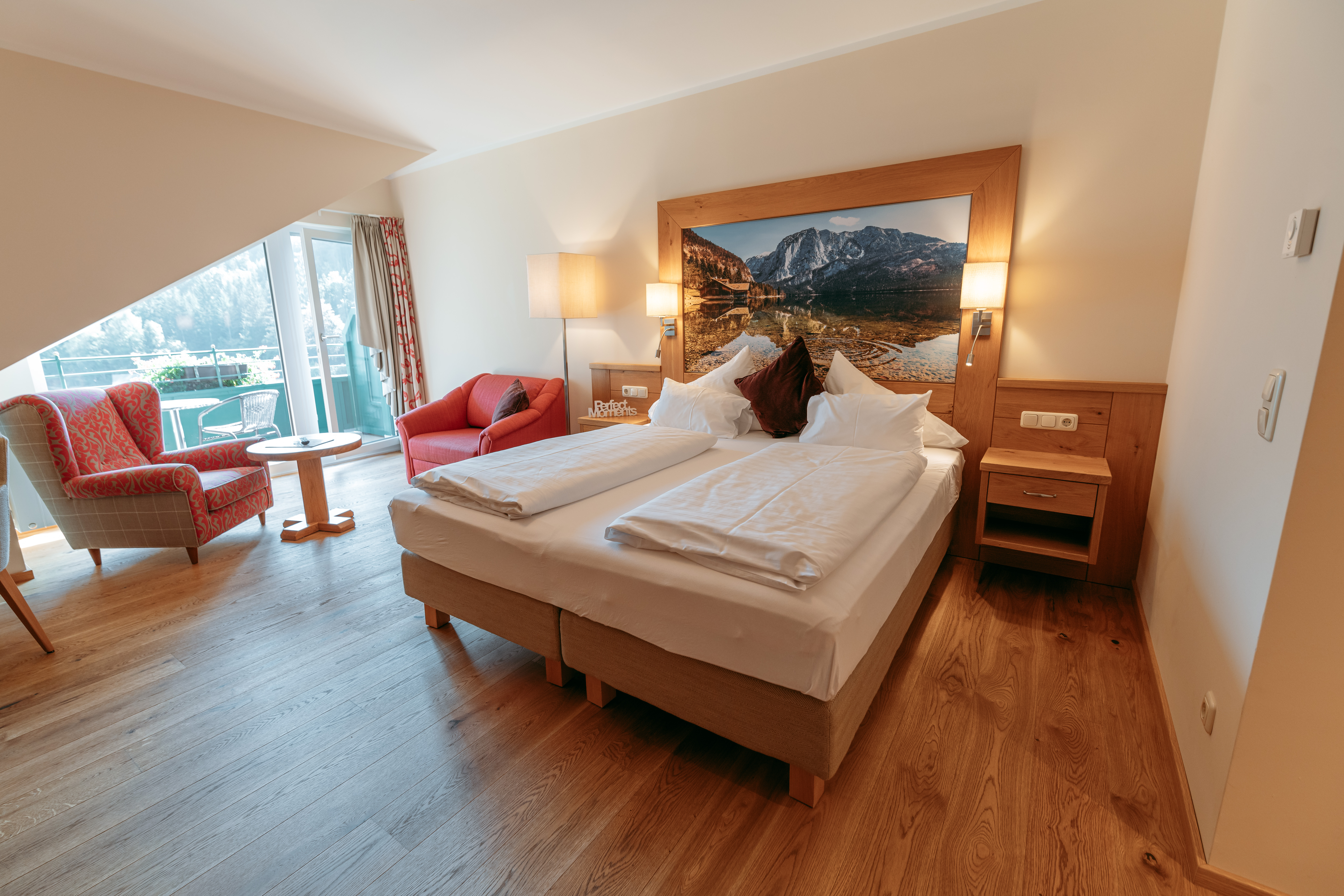 Luxusurlaub - Ladestation Elektroauto - Traunkirchen - Beispiel Zimmerfoto - Hotel Seevilla Altaussee