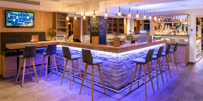 Luxusurlaub - Hotel-Schwerpunkt: Luxus & Familie - Hotelbar - Familien - Sportresort Brennseehof