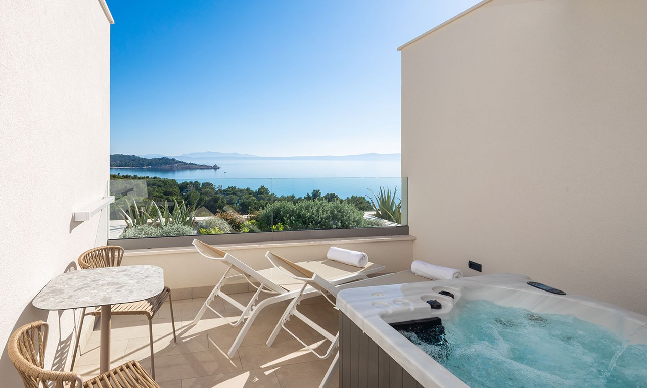 Aminess Khalani Hotel Zimmerkategorien Sea View Veranda Zimmer mit privatem Whirlpool