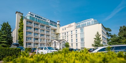 Luxusurlaub - Mecklenburg-Vorpommern - die Außenansicht des Rugard Thermal Strandhotels - Rugard Thermal Strandhotel
