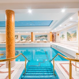 Luxushotel: Schwimmbad des Rugard Thermal Strandhotels - Rugard Thermal Strandhotel