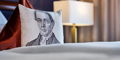Luxusurlaub - Hotel-Schwerpunkt: Luxus & Familie - Detailansicht Bett - Maison Messmer