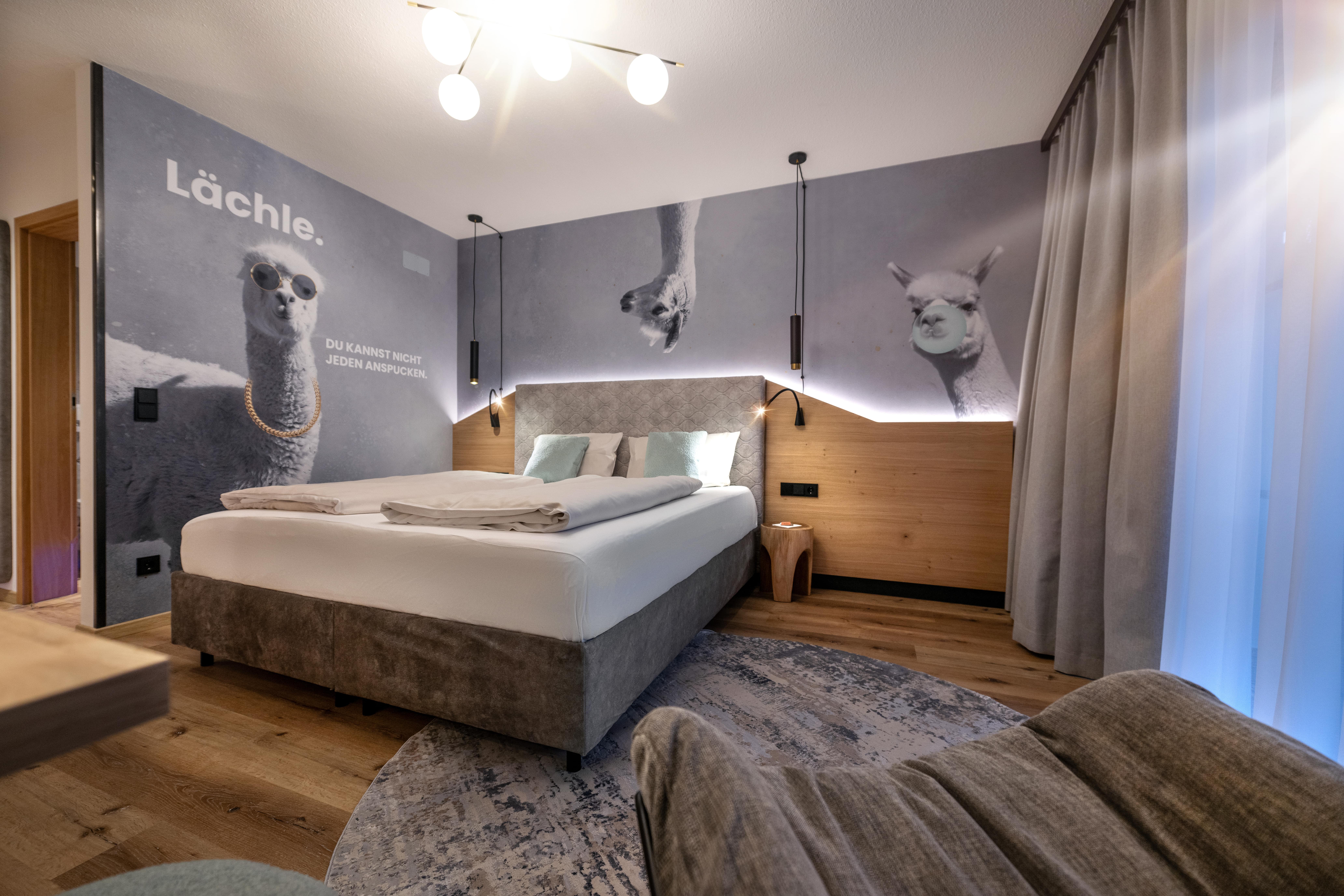 Luxushotel: Designzimmer "Alpaka! - hier ist der Name Programm!  - Landrefugium Obermüller | 360 ° Glück | 4,5 Sterne