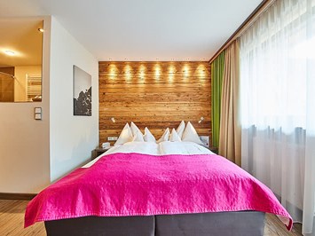 Hotel DIE SONNE Zimmerkategorien Einzelstudio Kohlmais zur Doppelbelegung 2 Personen | ab 22 m²