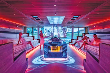 Luxushotel: Die große Panorama-Eventsauna - Wellness & SPA Resort Mooshof 