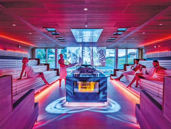 Luxushotel: Die große Panorama-Eventsauna - Wellness & SPA Resort Mooshof