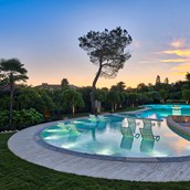 Luxushotel - White Pool outdoor - Esplanade Tergesteo - Luxury Retreat