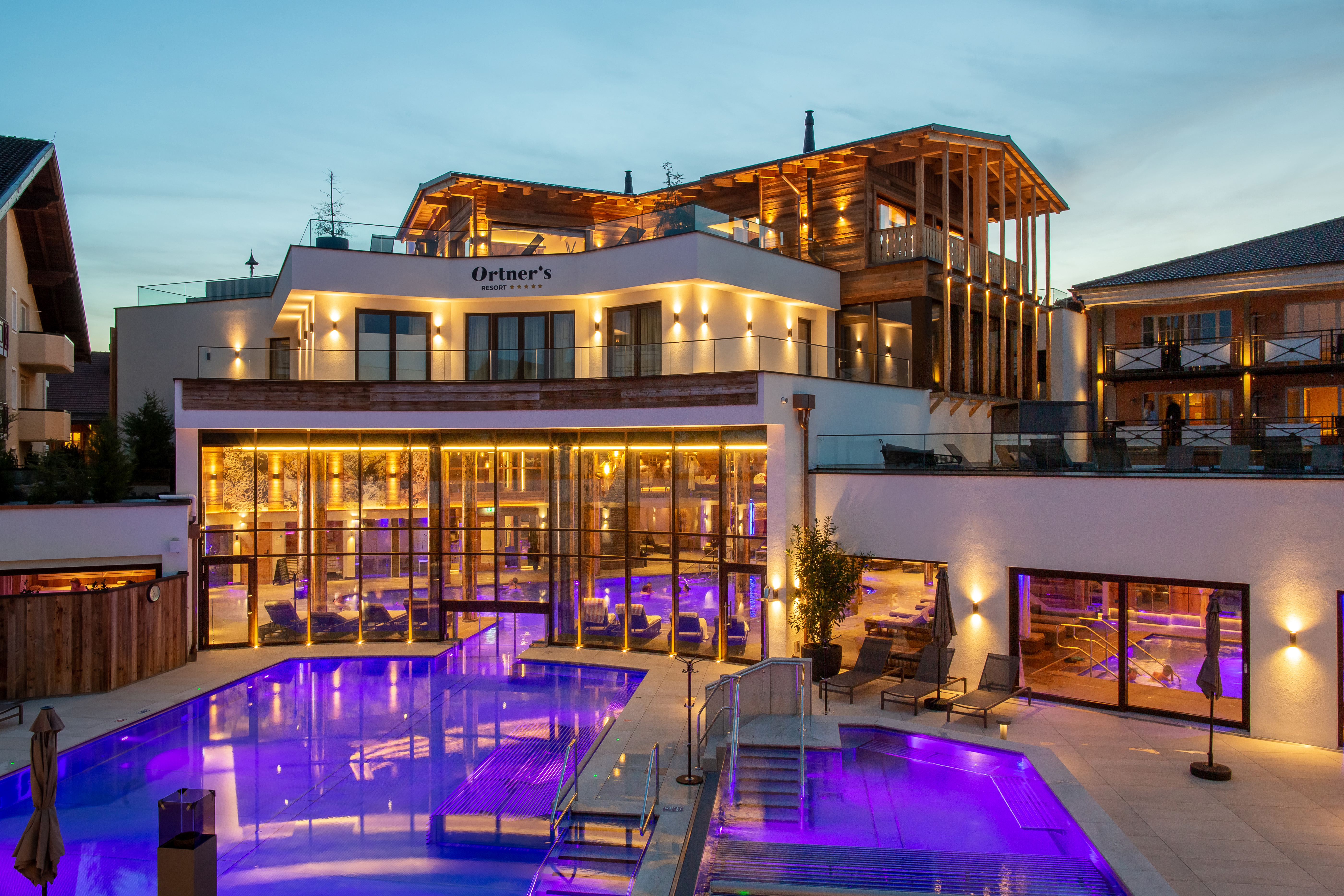 Luxushotel: Ortner's Resort in märchenhafter Abendstimmung - Ortner's Resort*****