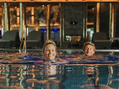 Luxusurlaub - Parkplatz: gebührenpflichtig in Gehweite - Eintauchen in der größten Hotel-Therme Bayerns - Ortner's Resort*****