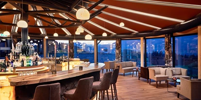 Luxusurlaub - Bar: Poolbar - Hotel Kaiserhof