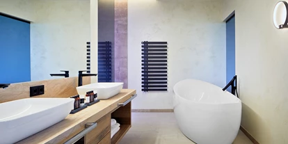 Luxusurlaub - Bar: Poolbar - Hotel Kaiserhof