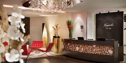 Luxusurlaub - Bar: Poolbar - Kempinski Hotel Das Tirol