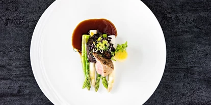 Luxusurlaub - Bar: Poolbar - Kempinski Hotel Das Tirol