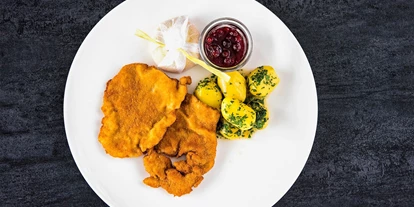 Luxusurlaub - Bar: Poolbar - Kempinski Hotel Das Tirol