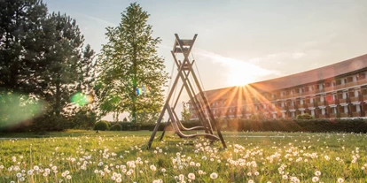 Luxusurlaub - Bar: Poolbar - Der Steirerhof Bad Waltersdorf - umgeben von Natur pur - Hotel & Spa Der Steirerhof Bad Waltersdorf