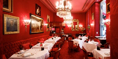 Luxusurlaub - Parkplatz: gebührenpflichtig in Gehweite - Hotel Sacher Wien, Restaurant Rote Bar - Hotel Sacher Wien