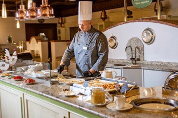Luxushotel: Genießen Sie unsere frisch zubereiteten Eierspeisen an unserem Frühstücksbuffet - CESTA GRAND  Aktivhotel & Spa
