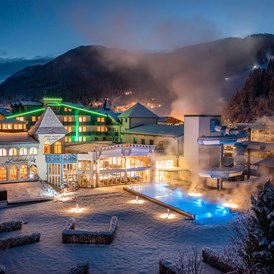 Luxushotel: Schlosshotel Lacknerhof mit Außenpool im Winter! - Schlosshotel Lacknerhof****S Flachau