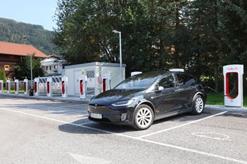 Luxushotel: 18 Tesla-Supercharger vor der Haustür! - Schlosshotel Lacknerhof****S Flachau