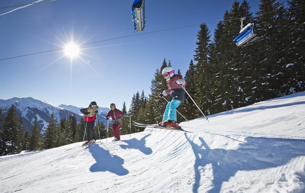 Familienresort Ellmauhof - das echte All Inclusive ****S Ausflugsziele Skifahren in Saalbach Hinterglemm