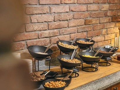 Luxusurlaub - Bar: Poolbar - Frühstücksbuffet - Ritzenhof – Hotel und Spa am See