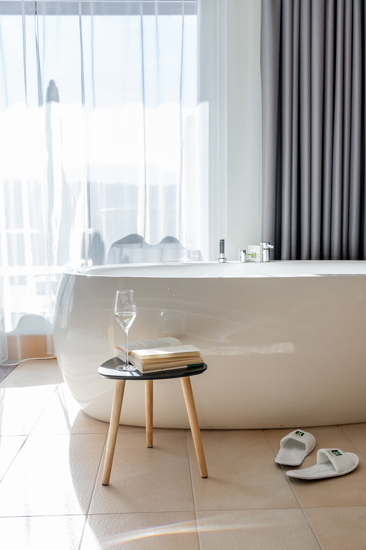 Luxushotel: Badewanne Panoramasuite Seeblick - Ritzenhof – Hotel und Spa am See