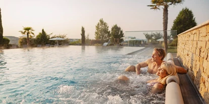 Luxusurlaub - Lutzmannsburg - Entspannung im Larimar Infinity Pool - Hotel & Spa Larimar ****S