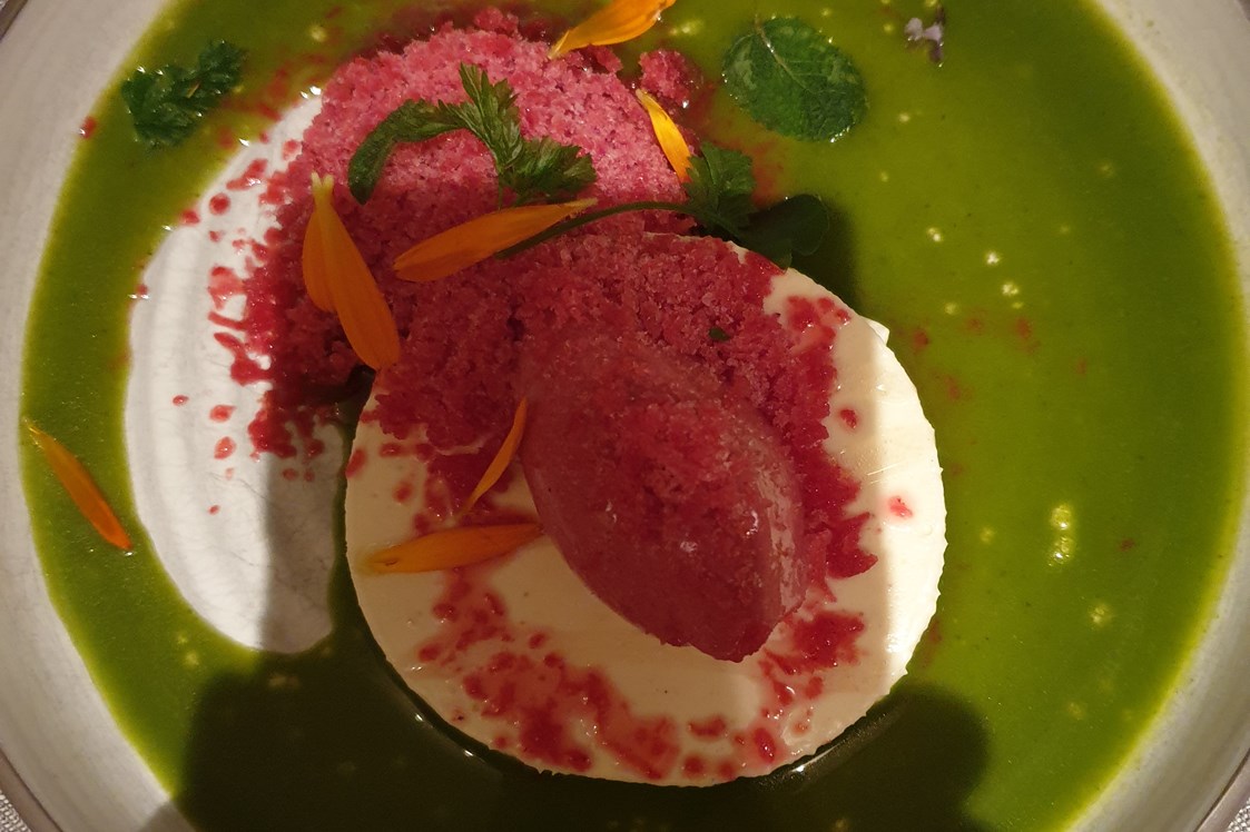 Luxushotel: Dessert von der 2 Haubenküche - Romantikresort Bergergut