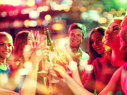 Luxusurlaub - Hotel-Schwerpunkt: Luxus & Sport - Feiern in der hoteleigenen Disco und Alm - Hotel AVIVA****s make friends