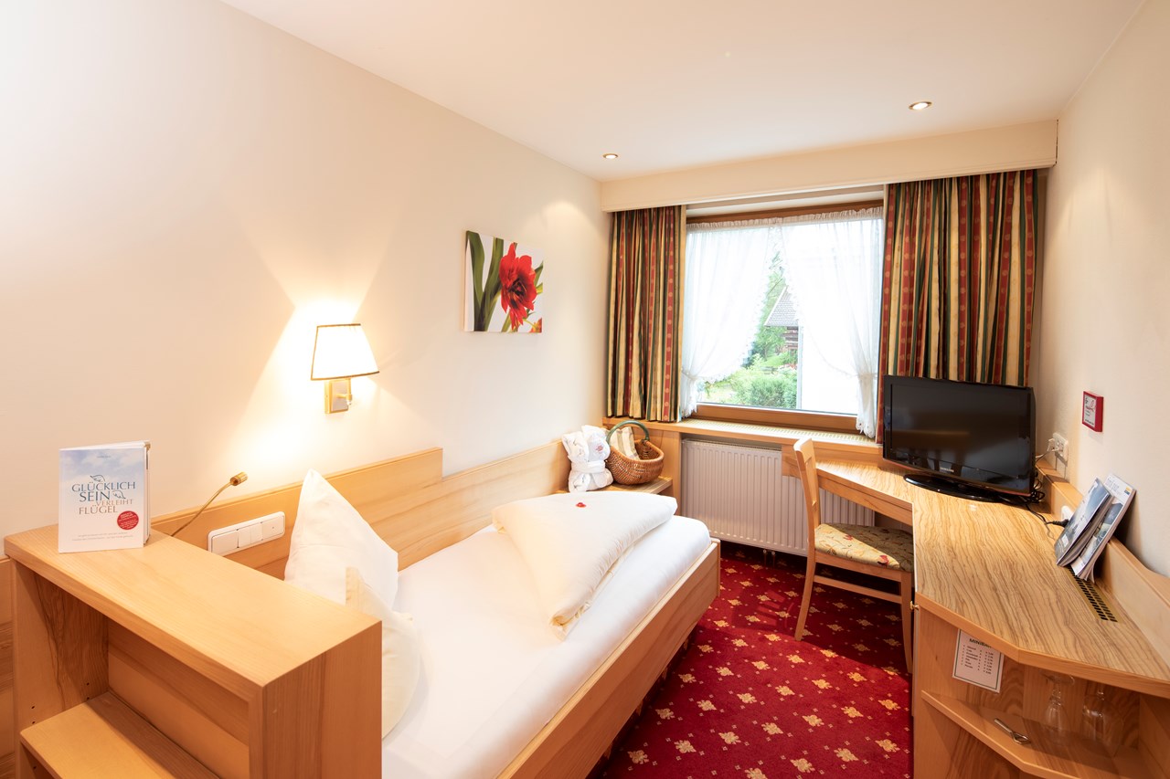 Hotel „Der Kirchenwirt****s" Zimmerkategorien Einzelzimmer Koglblick