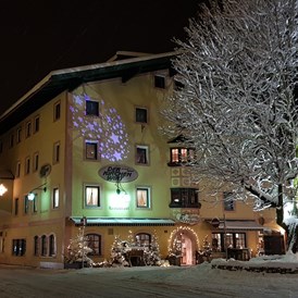 Luxushotel: Außenansicht Winter
Eingang Restaurant - Hotel „Der Kirchenwirt****s"