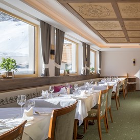 Luxushotel: Hotel Albona Nova Zürs am Arlberg 
Restaurant mit Ausblick  - Hotel Albona Nova