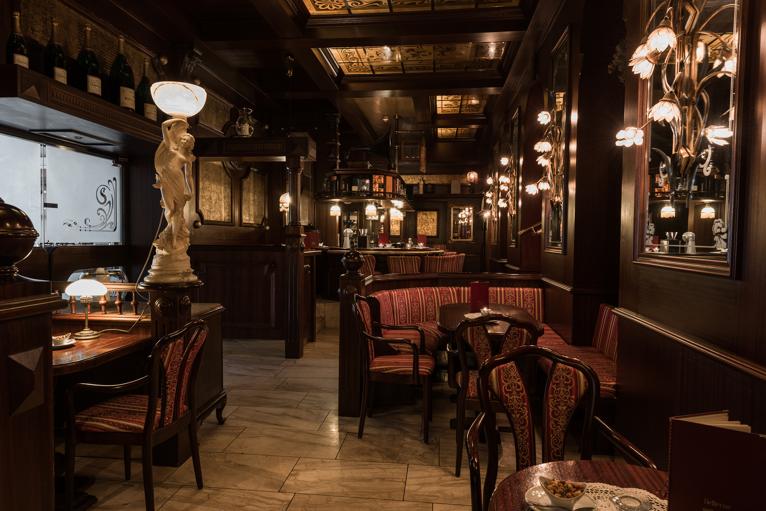 Luxusurlaub - Rheinland-Pfalz - Le Papillon - Hotelbar - Bellevue Rheinhotel