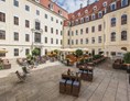 Luxushotel: Entspannung pur im malerischen Innenhof - Hotel Taschenbergpalais Kempinski Dresden