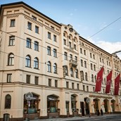Luxushotel - Hotelfassade - Hotel Vier Jahreszeiten Kempinski München