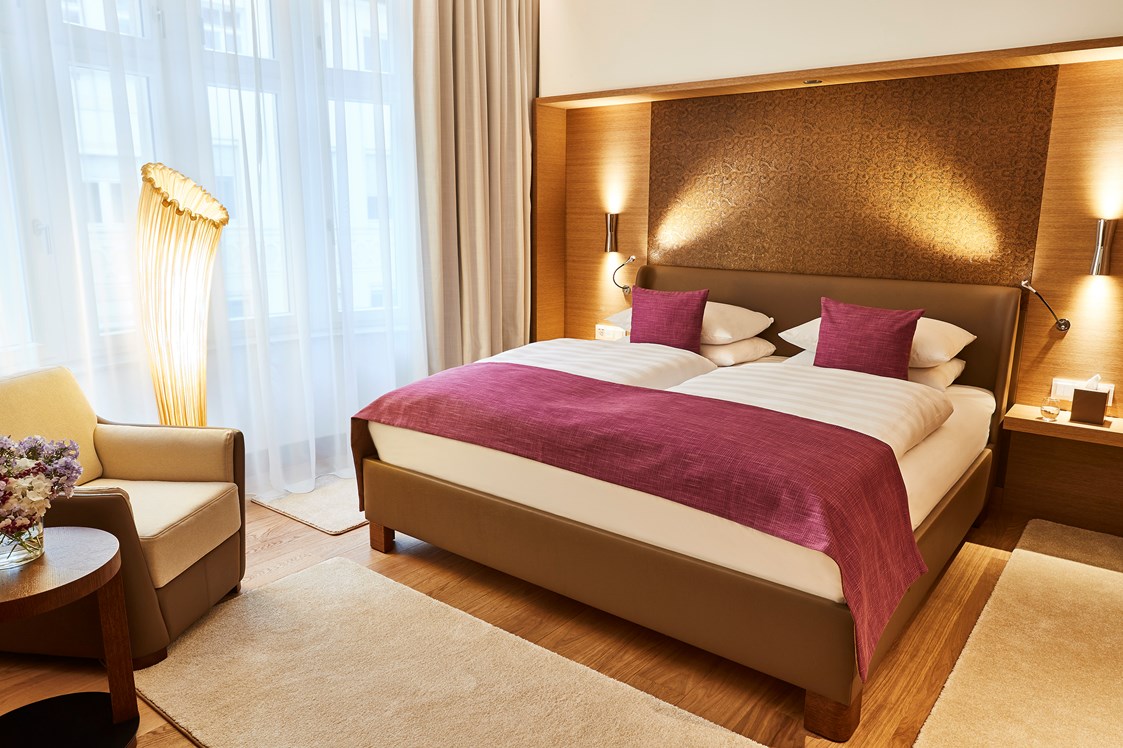 Luxushotel: Grand Deluxe Room - Hotel Vier Jahreszeiten Kempinski München