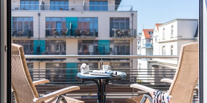 Luxusurlaub - Hotel-Schwerpunkt: Luxus & Familie - Balkon Familienzimmer - Strand-Hotel Hübner